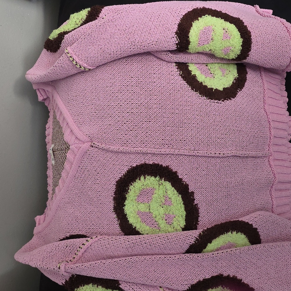 POL V-Neck Sweater in Pink with Green Accents - Picture 3 of 4